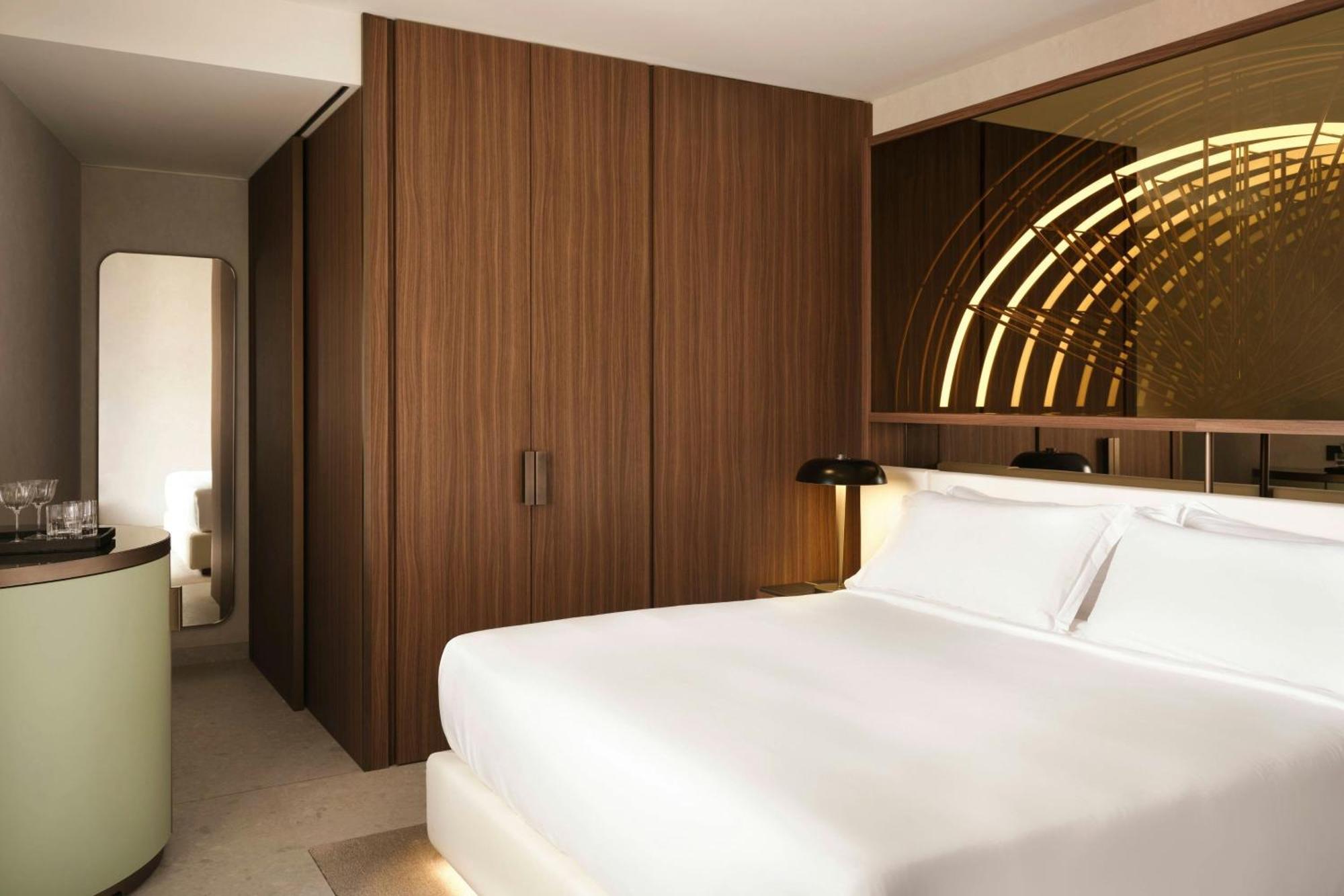 W Hotel *